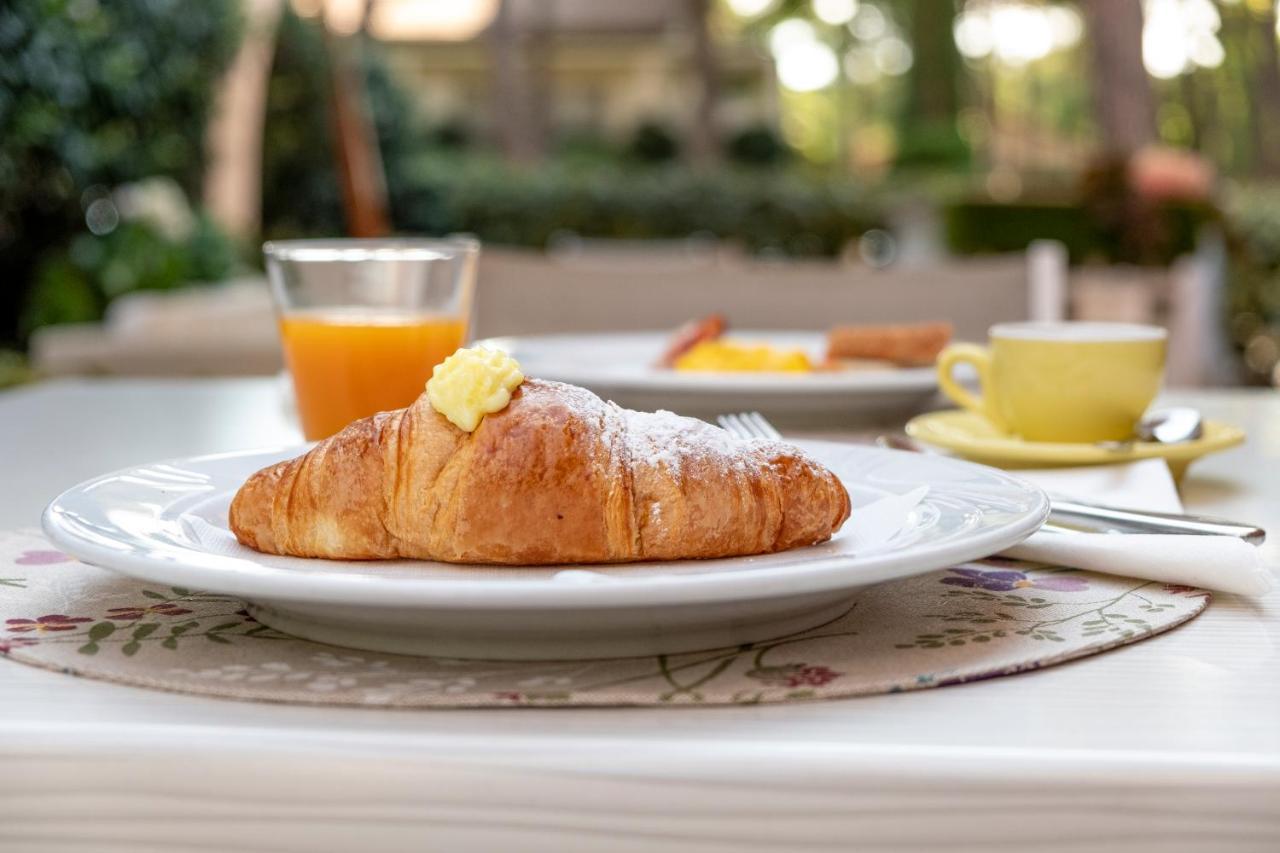 Hotel Orsa Maggiore Milano Marittima Eksteriør billede