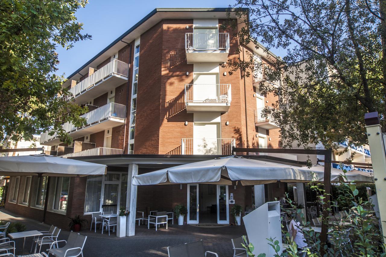Hotel Orsa Maggiore Milano Marittima Eksteriør billede